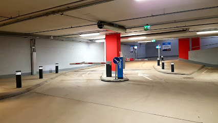 Salon Station Parking