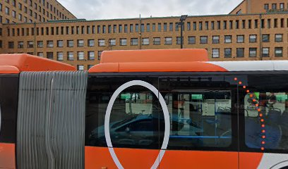 Salon Station Parking