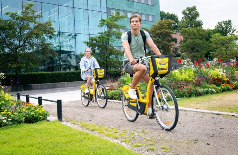 kesäkampanja: Opiskelijat saavat julkisen liikenteen kuukausiliput puoleen hintaan